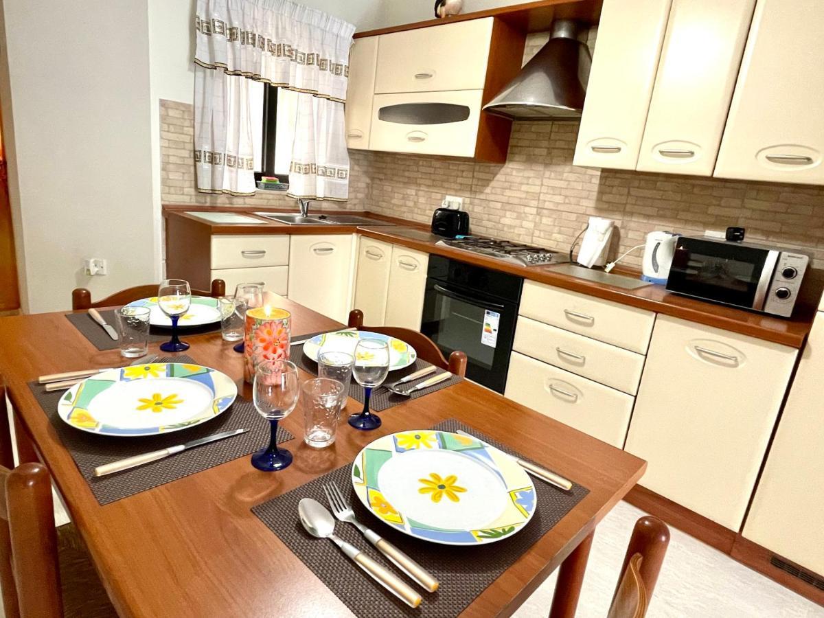 Regent Court - 3 Bedroom Apartment Within Walking Distance From Seafront St. Paul's Bay Bagian luar foto