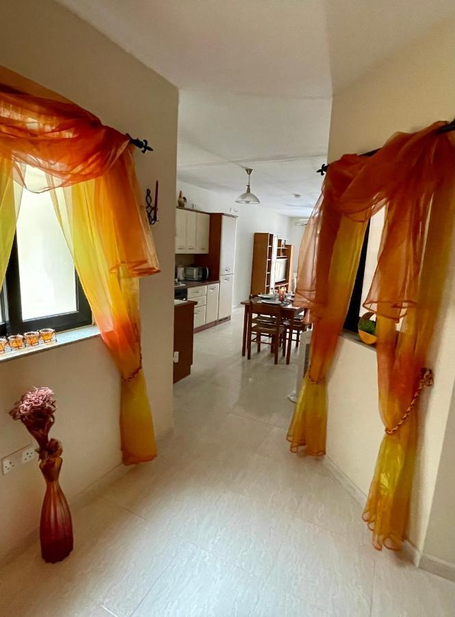 Regent Court - 3 Bedroom Apartment Within Walking Distance From Seafront St. Paul's Bay Bagian luar foto