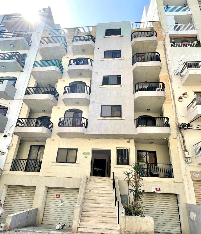 Regent Court - 3 Bedroom Apartment Within Walking Distance From Seafront St. Paul's Bay Bagian luar foto