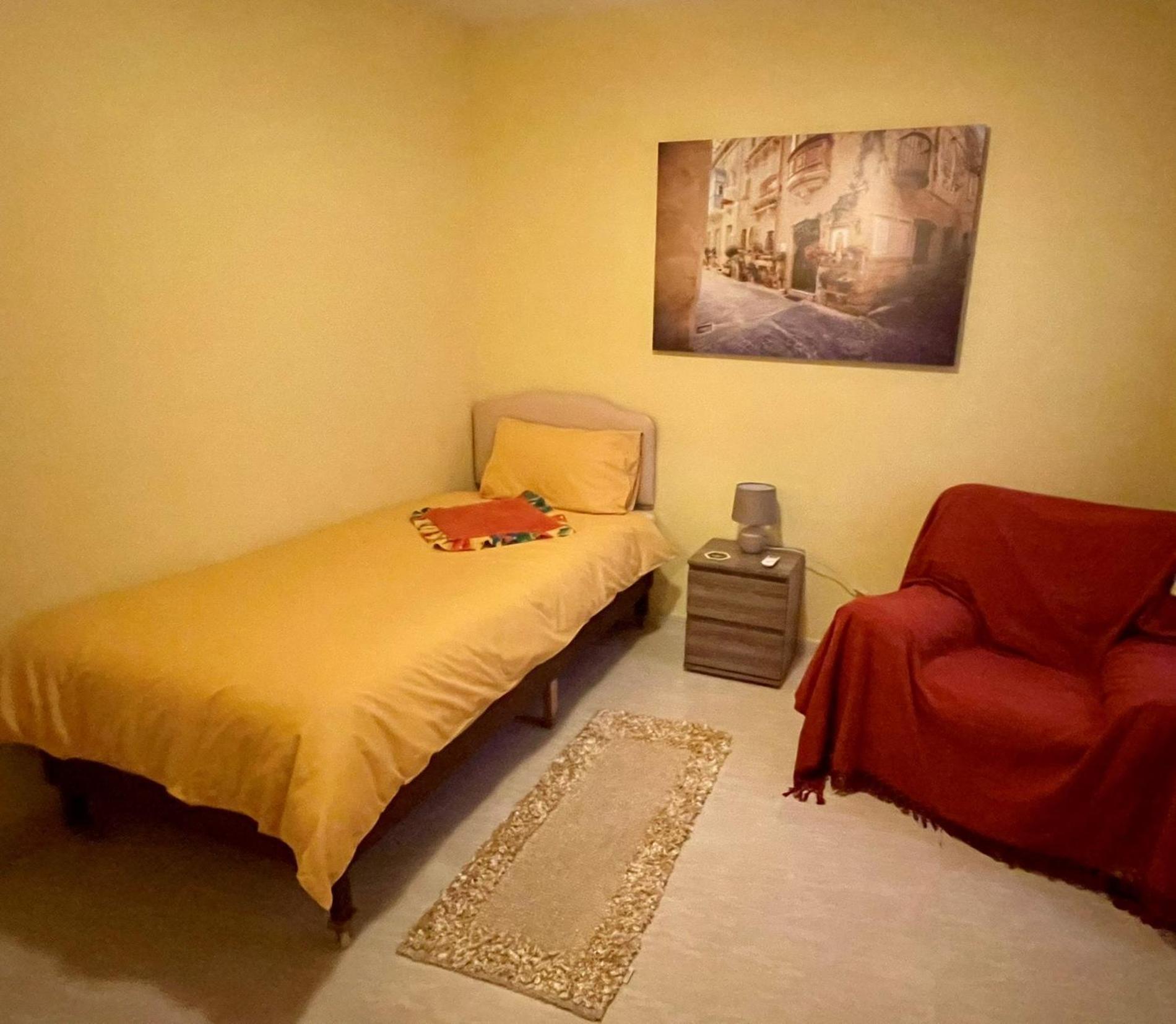 Regent Court - 3 Bedroom Apartment Within Walking Distance From Seafront St. Paul's Bay Bagian luar foto