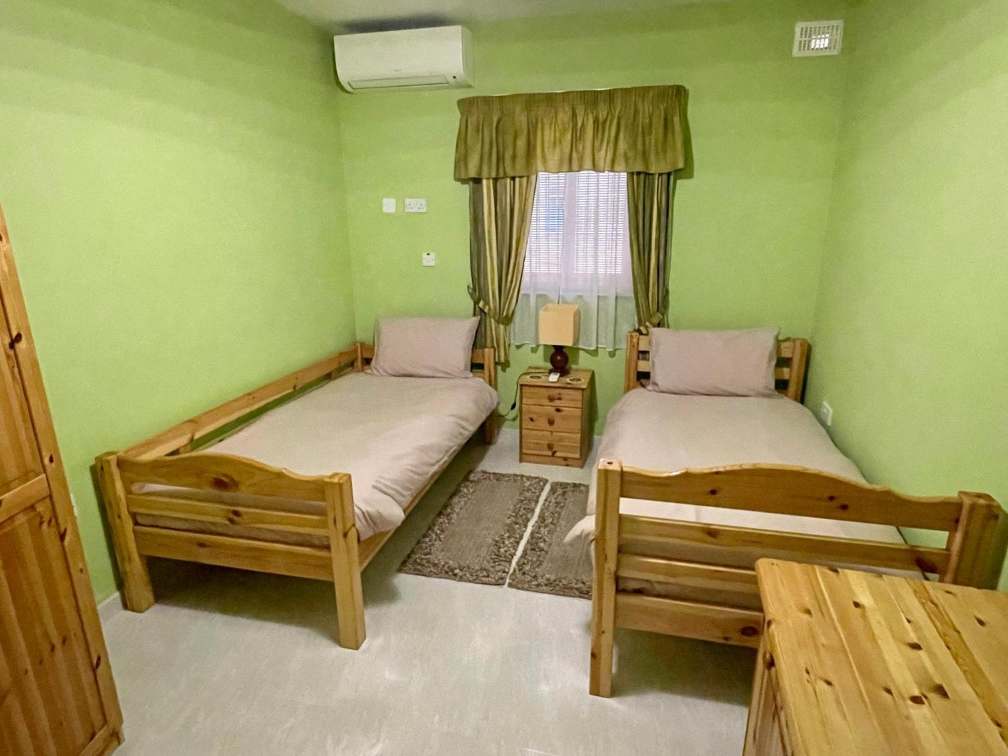 Regent Court - 3 Bedroom Apartment Within Walking Distance From Seafront St. Paul's Bay Bagian luar foto