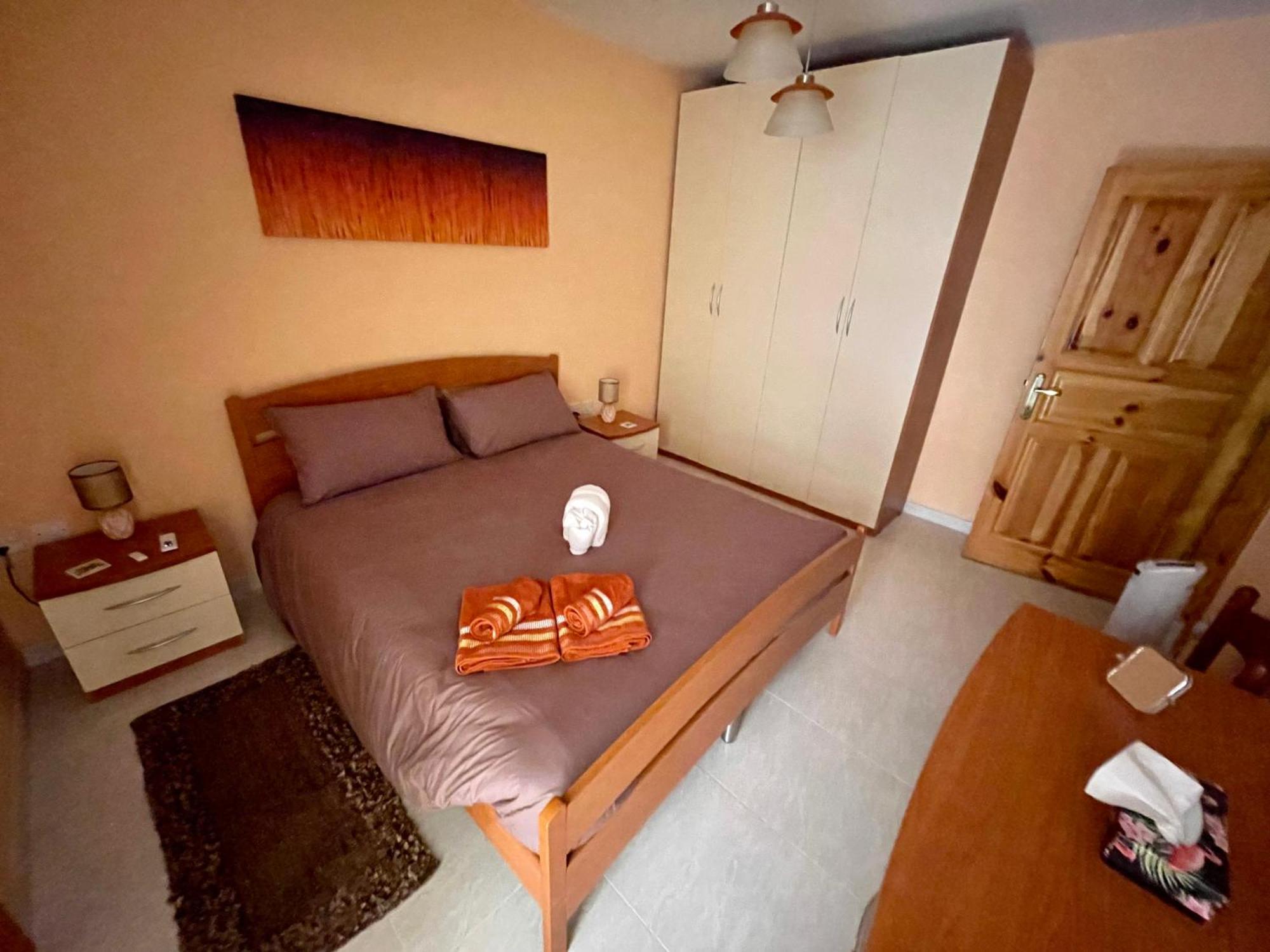 Regent Court - 3 Bedroom Apartment Within Walking Distance From Seafront St. Paul's Bay Bagian luar foto