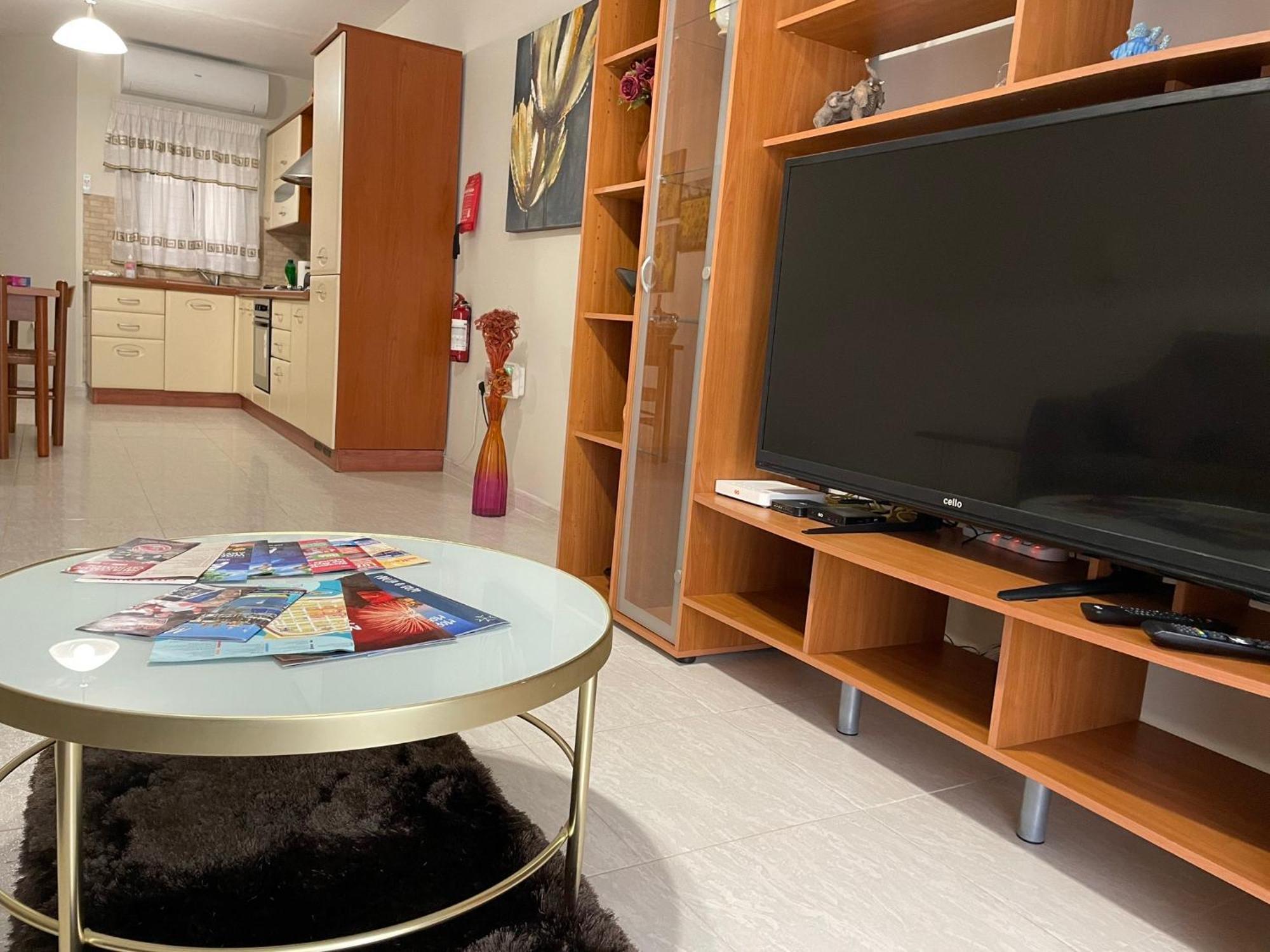 Regent Court - 3 Bedroom Apartment Within Walking Distance From Seafront St. Paul's Bay Bagian luar foto