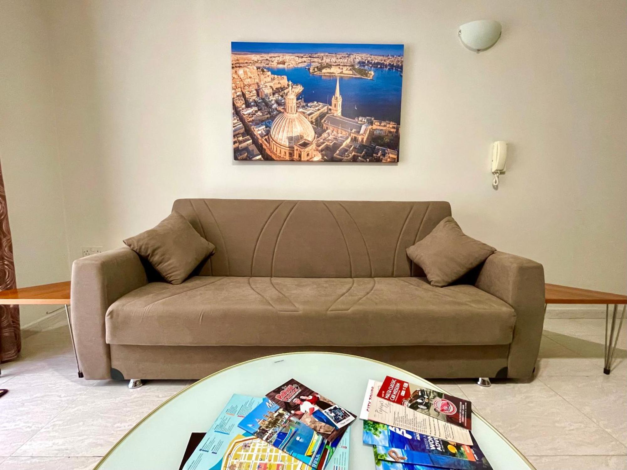 Regent Court - 3 Bedroom Apartment Within Walking Distance From Seafront St. Paul's Bay Bagian luar foto